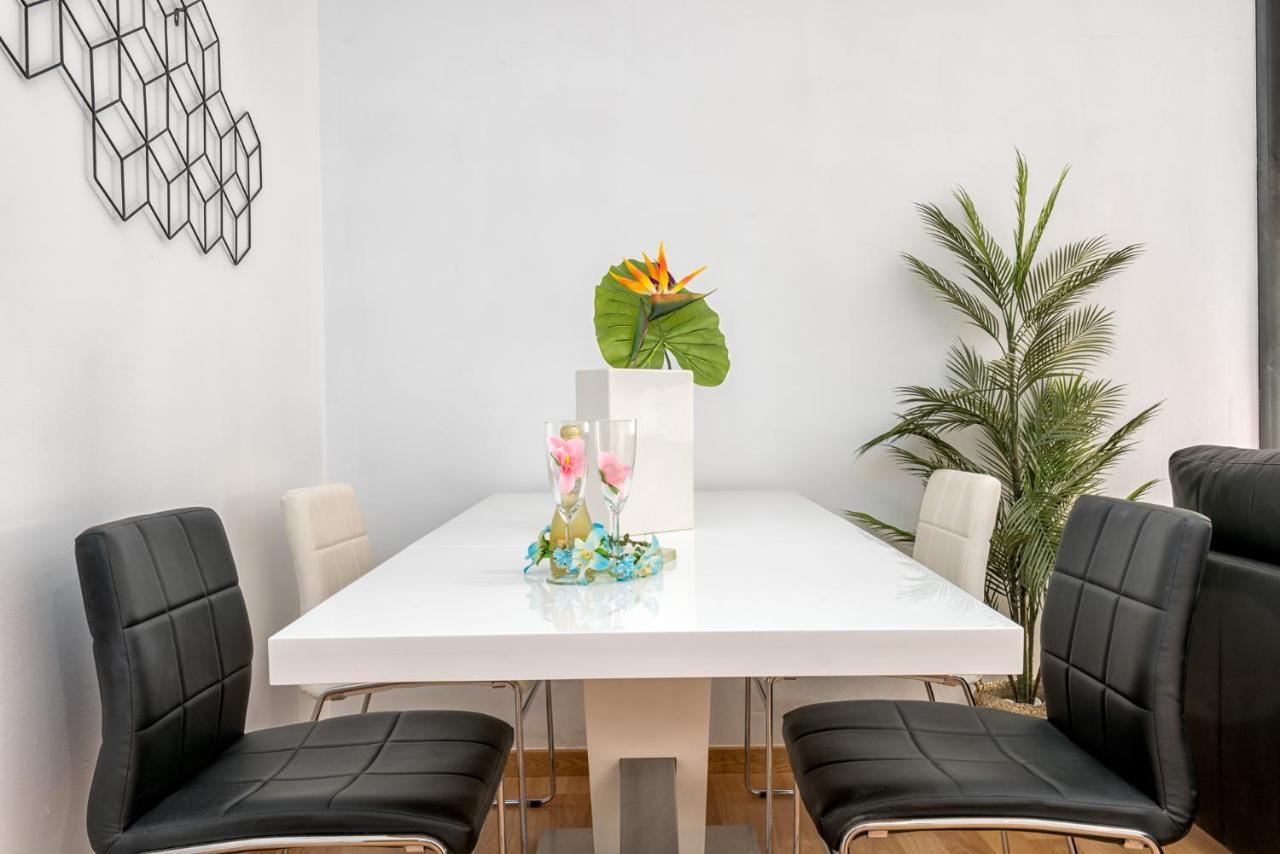 Appartement Atico Con Terraza Ac 1Hab En El Centro Y Piscina Comunitaria à Málaga Extérieur photo